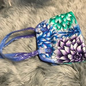 Nwot beautiful hand painted handbag